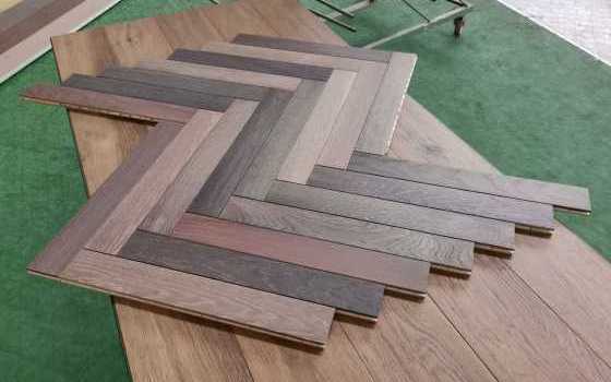 campione di parquet a spina italiana